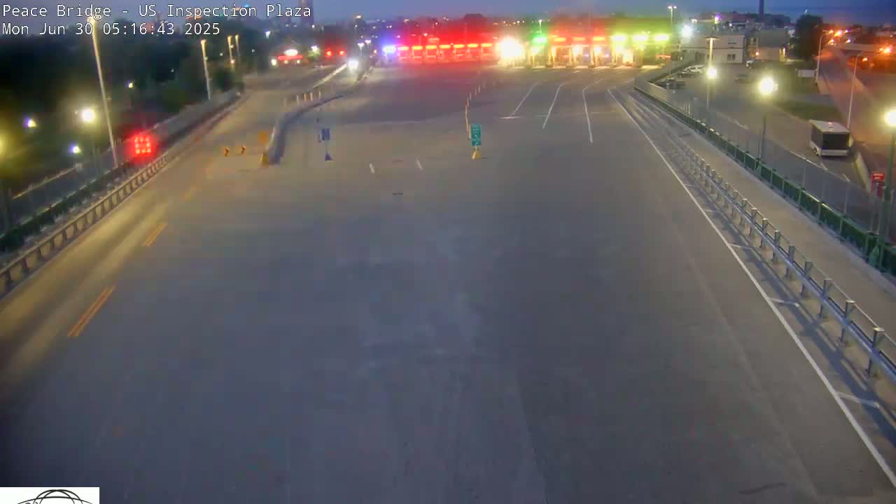 Buffalo, Peace Bridge USA Inspection Plaza & Lane Live Cam - Buffalo, Erie , Buffalo -Niagara Falls, New York, USA