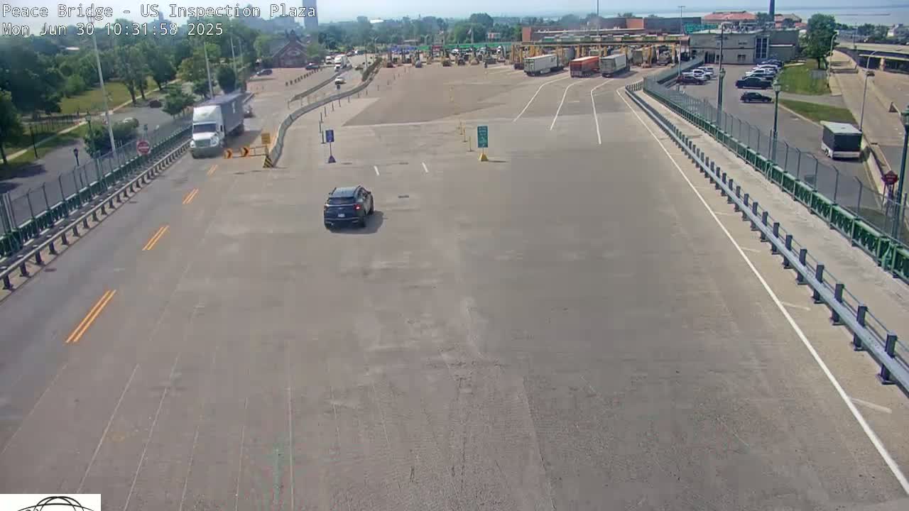 Buffalo, Peace Bridge USA Inspection Plaza & Lane Live Cam - Buffalo, Erie , Buffalo -Niagara Falls, New York, USA
