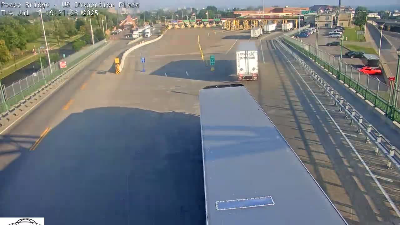 Buffalo, Peace Bridge USA Inspection Plaza & Lane Live Cam - Buffalo, Erie , Buffalo -Niagara Falls, New York, USA