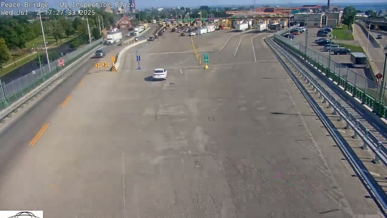 Buffalo, Peace Bridge USA Inspection Plaza & Lane Live Cam - Buffalo, Erie , Buffalo -Niagara Falls, New York, USA