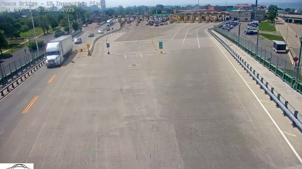 Buffalo, Peace Bridge USA Inspection Plaza & Lane Live Cam - Buffalo, Erie , Buffalo -Niagara Falls, New York, USA