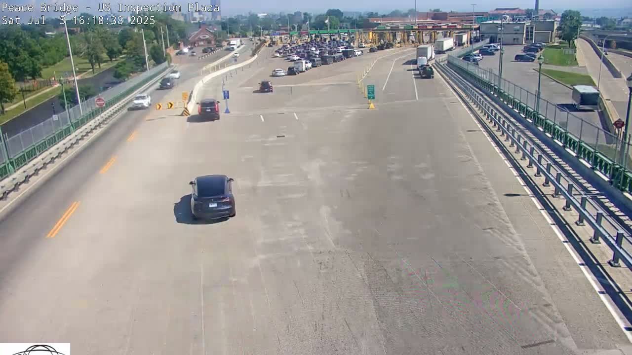 Buffalo, Peace Bridge USA Inspection Plaza & Lane Live Cam - Buffalo, Erie , Buffalo -Niagara Falls, New York, USA
