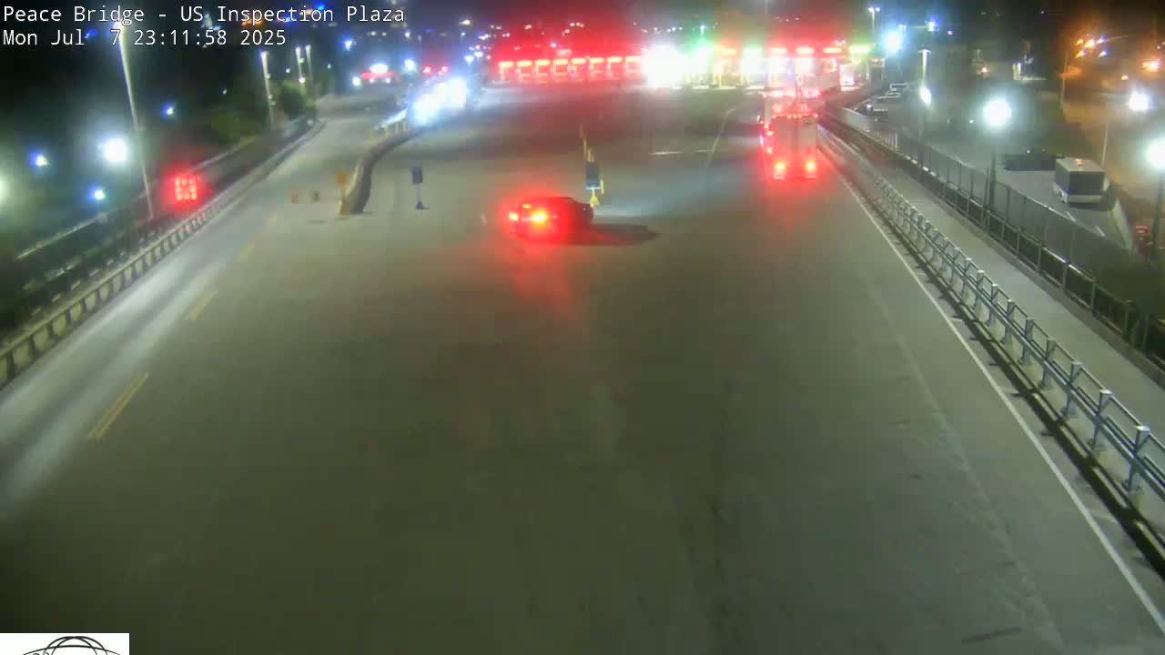 Buffalo, Peace Bridge USA Inspection Plaza & Lane Live Cam - Buffalo, Erie , Buffalo -Niagara Falls, New York, USA