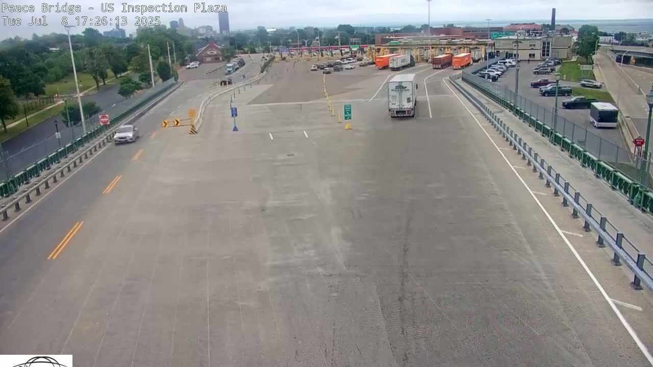 Buffalo, Peace Bridge USA Inspection Plaza & Lane Live Cam - Buffalo, Erie , Buffalo -Niagara Falls, New York, USA