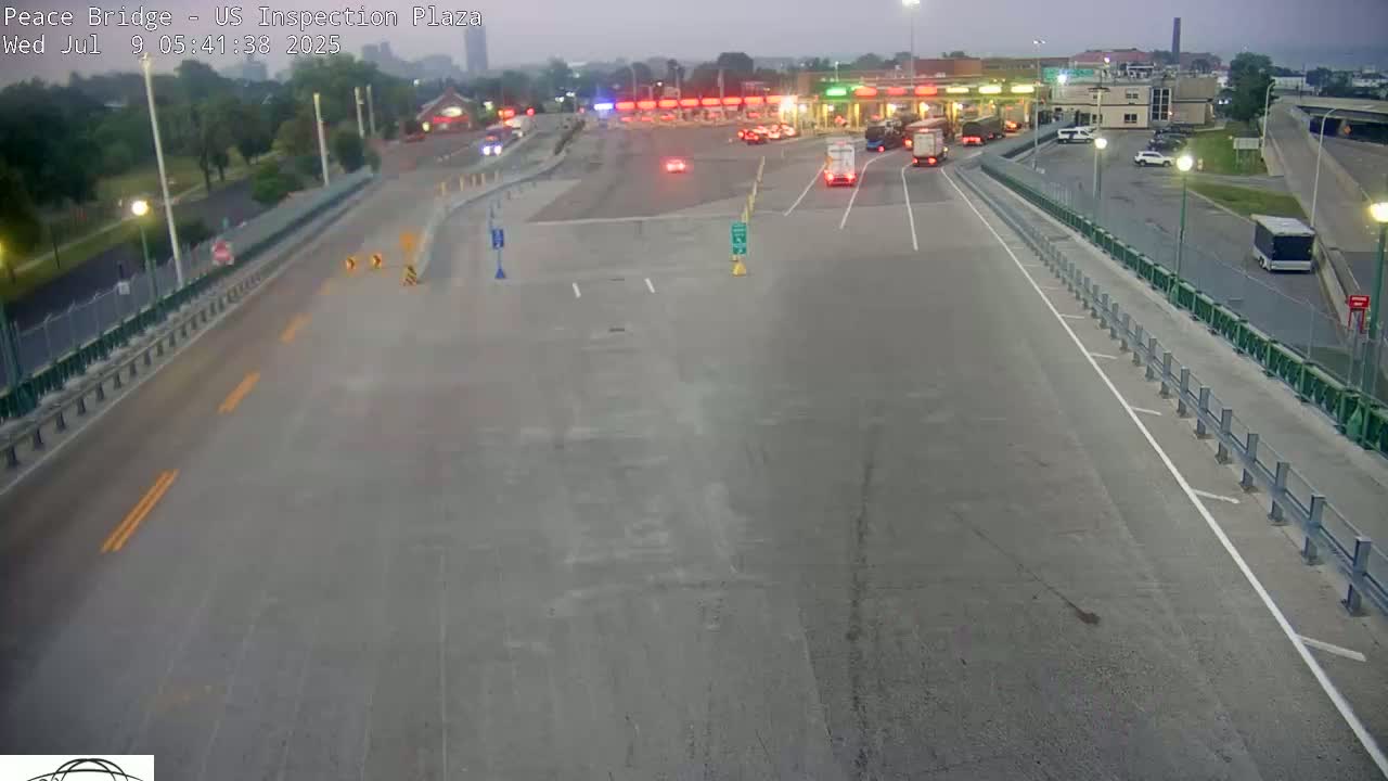 Buffalo, Peace Bridge USA Inspection Plaza & Lane Live Cam - Buffalo, Erie , Buffalo -Niagara Falls, New York, USA