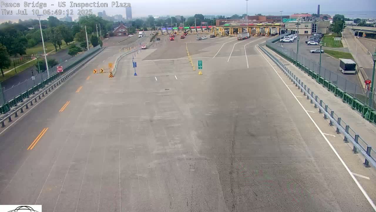 Buffalo, Peace Bridge USA Inspection Plaza & Lane Live Cam - Buffalo, Erie , Buffalo -Niagara Falls, New York, USA