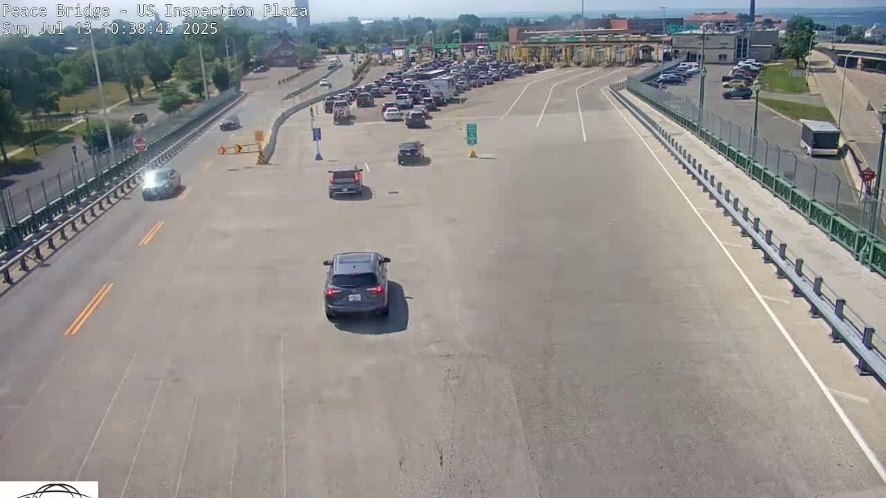Buffalo, Peace Bridge USA Inspection Plaza & Lane Live Cam - Buffalo, Erie , Buffalo -Niagara Falls, New York, USA
