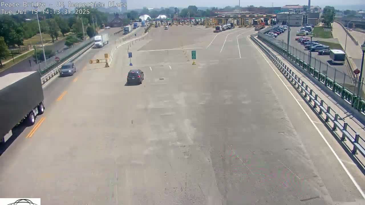 Buffalo, Peace Bridge USA Inspection Plaza & Lane Live Cam - Buffalo, Erie , Buffalo -Niagara Falls, New York, USA