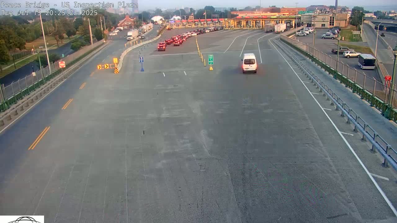 Buffalo, Peace Bridge USA Inspection Plaza & Lane Live Cam - Buffalo, Erie , Buffalo -Niagara Falls, New York, USA