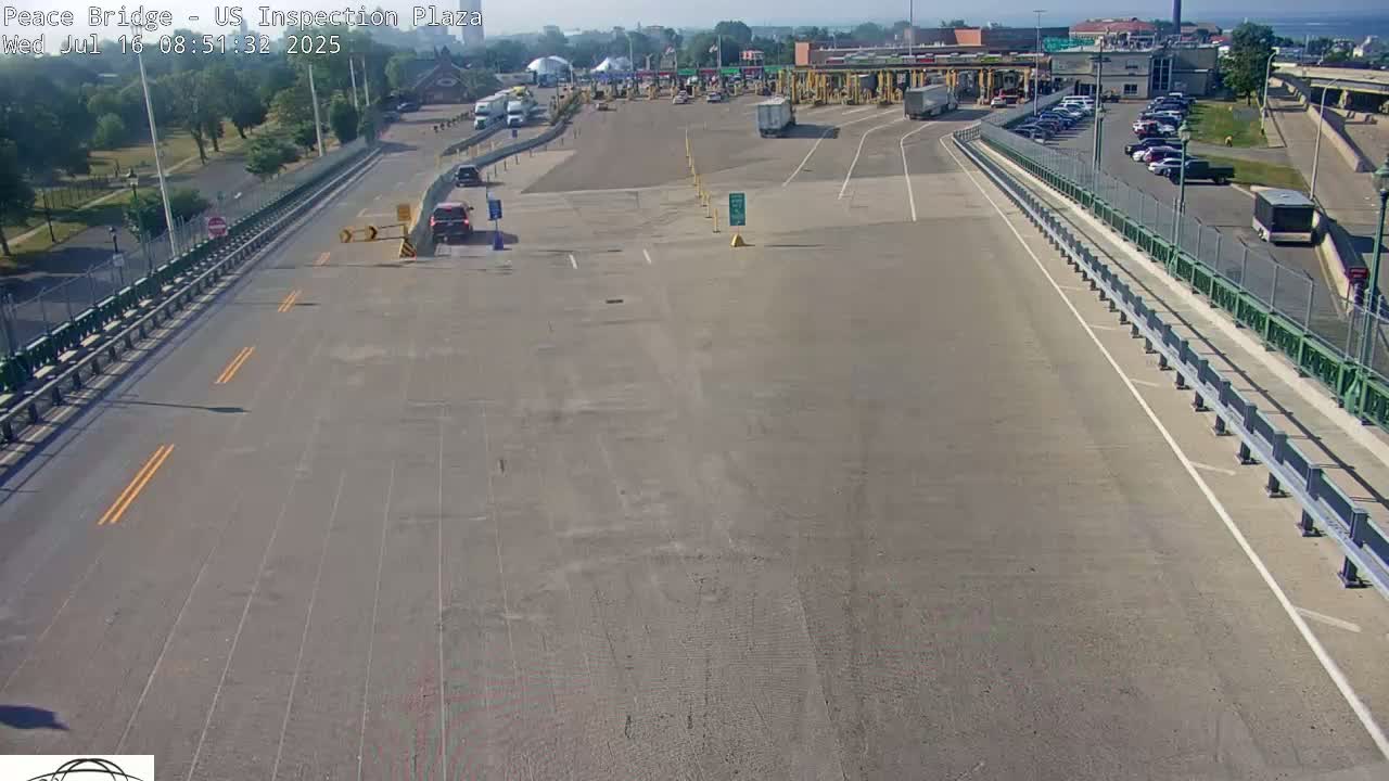 Buffalo, Peace Bridge USA Inspection Plaza & Lane Live Cam - Buffalo, Erie , Buffalo -Niagara Falls, New York, USA