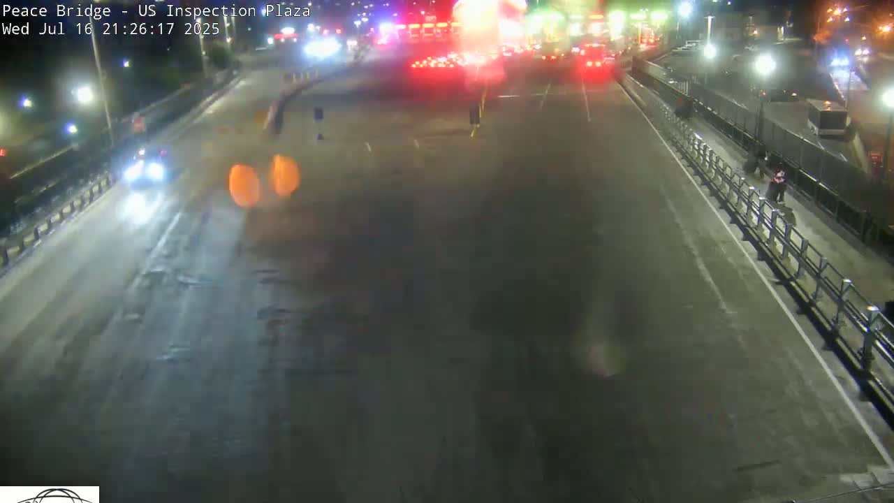 Buffalo, Peace Bridge USA Inspection Plaza & Lane Live Cam - Buffalo, Erie , Buffalo -Niagara Falls, New York, USA