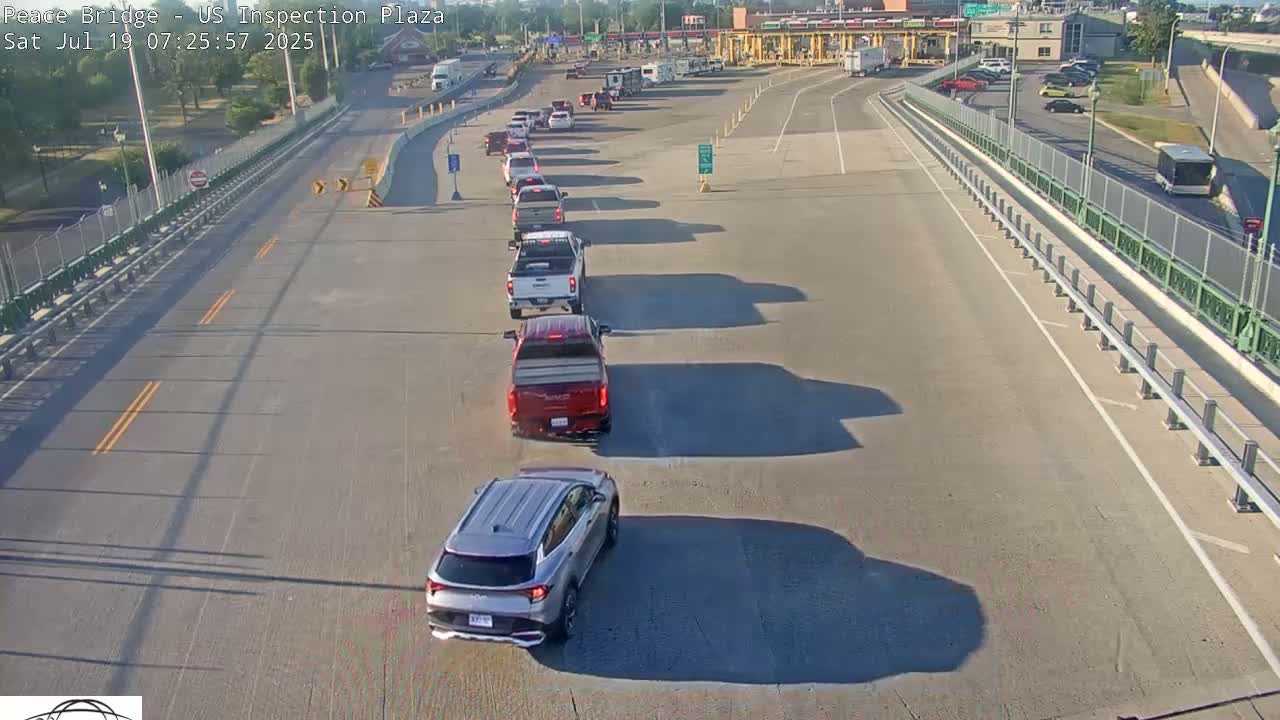 Buffalo, Peace Bridge USA Inspection Plaza & Lane Live Cam - Buffalo, Erie , Buffalo -Niagara Falls, New York, USA