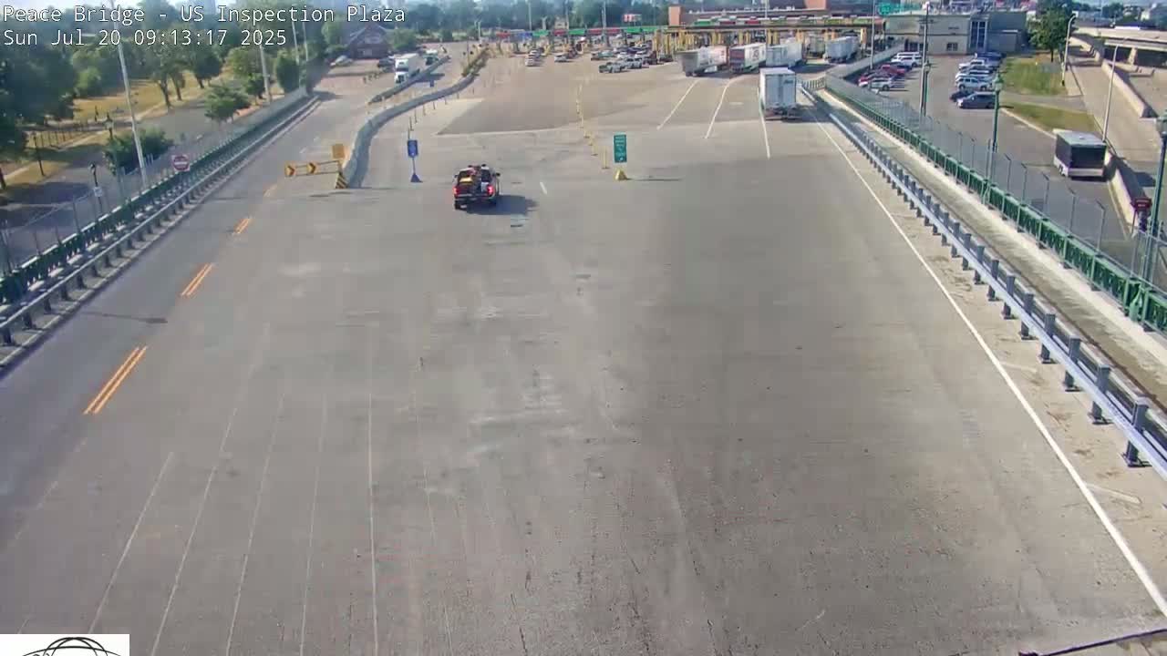 Buffalo, Peace Bridge USA Inspection Plaza & Lane Live Cam - Buffalo, Erie , Buffalo -Niagara Falls, New York, USA