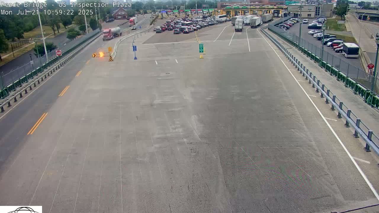 Buffalo, Peace Bridge USA Inspection Plaza & Lane Live Cam - Buffalo, Erie , Buffalo -Niagara Falls, New York, USA