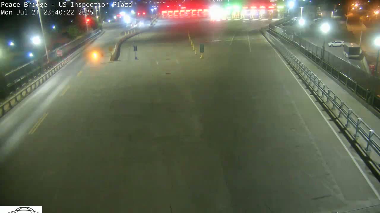 Buffalo, Peace Bridge USA Inspection Plaza & Lane Live Cam - Buffalo, Erie , Buffalo -Niagara Falls, New York, USA