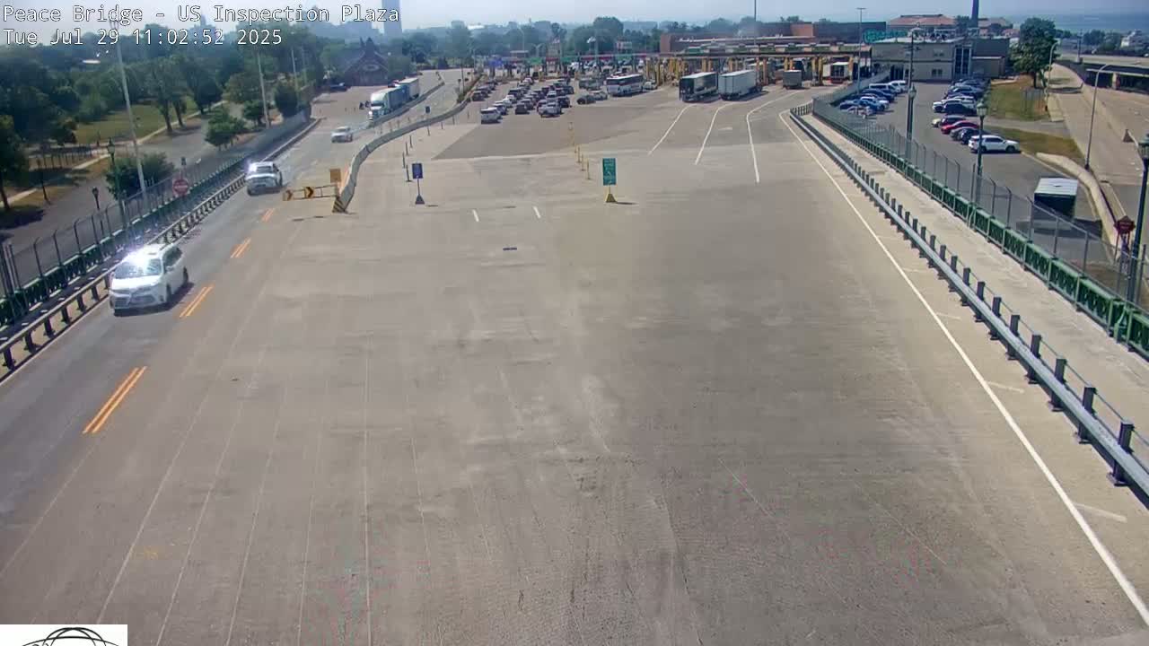 Buffalo, Peace Bridge USA Inspection Plaza & Lane Live Cam - Buffalo, Erie , Buffalo -Niagara Falls, New York, USA