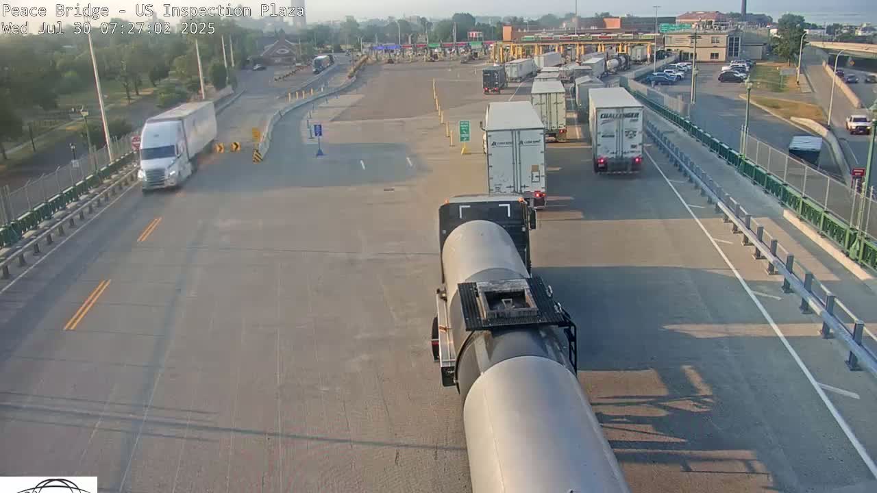 Buffalo, Peace Bridge USA Inspection Plaza & Lane Live Cam - Buffalo, Erie , Buffalo -Niagara Falls, New York, USA