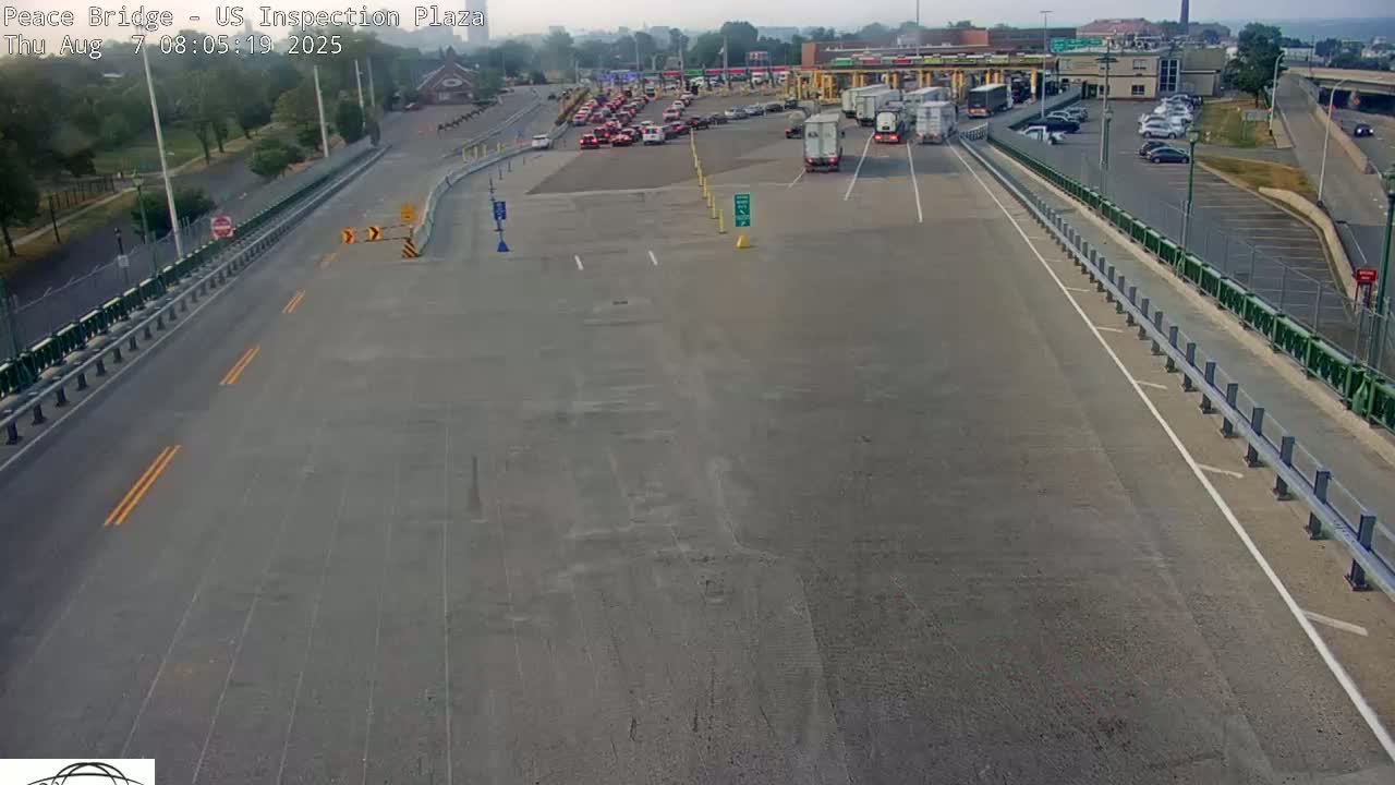 Buffalo, Peace Bridge USA Inspection Plaza & Lane Live Cam - Buffalo, Erie , Buffalo -Niagara Falls, New York, USA