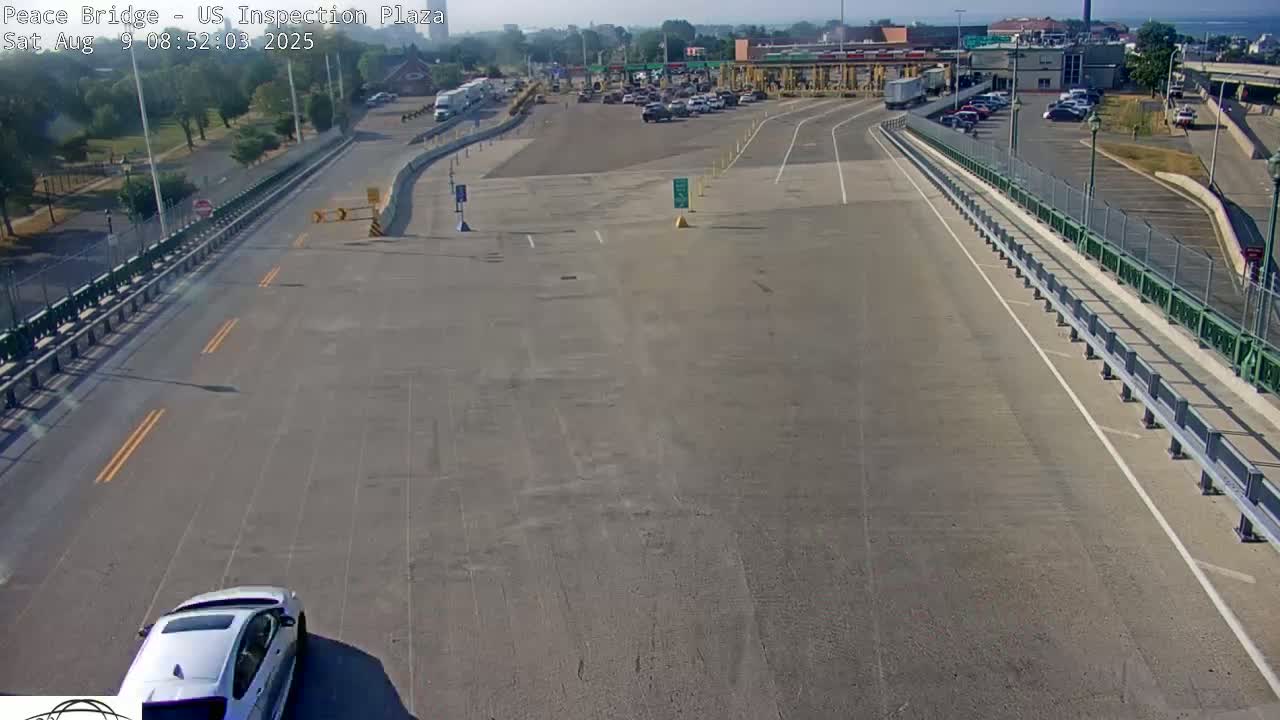 Buffalo, Peace Bridge USA Inspection Plaza & Lane Live Cam - Buffalo, Erie , Buffalo -Niagara Falls, New York, USA