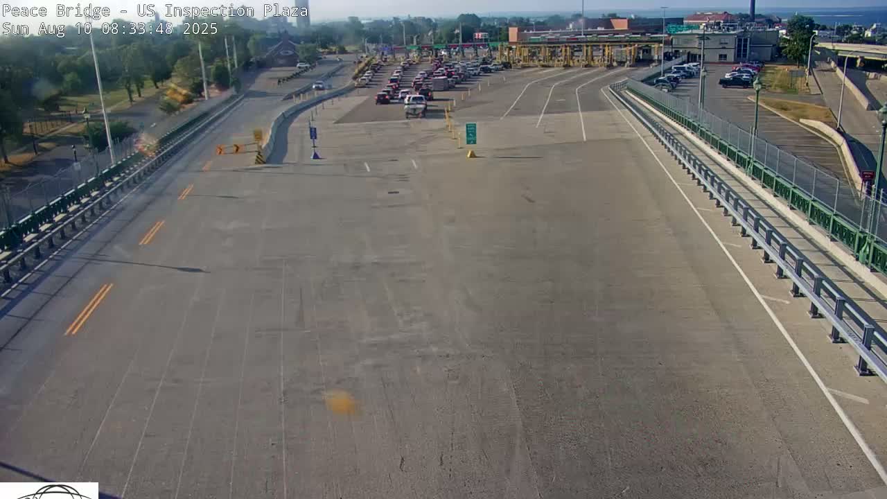 Buffalo, Peace Bridge USA Inspection Plaza & Lane Live Cam - Buffalo, Erie , Buffalo -Niagara Falls, New York, USA