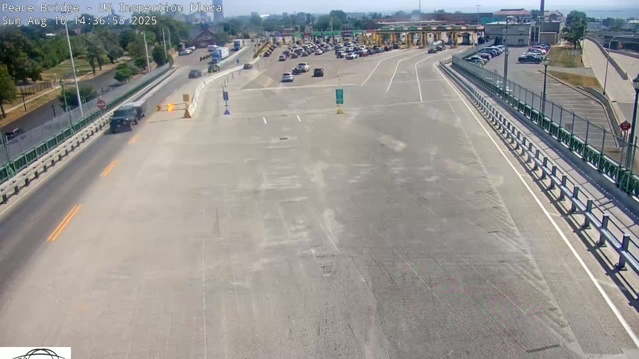 Buffalo, Peace Bridge USA Inspection Plaza & Lane Live Cam - Buffalo, Erie , Buffalo -Niagara Falls, New York, USA