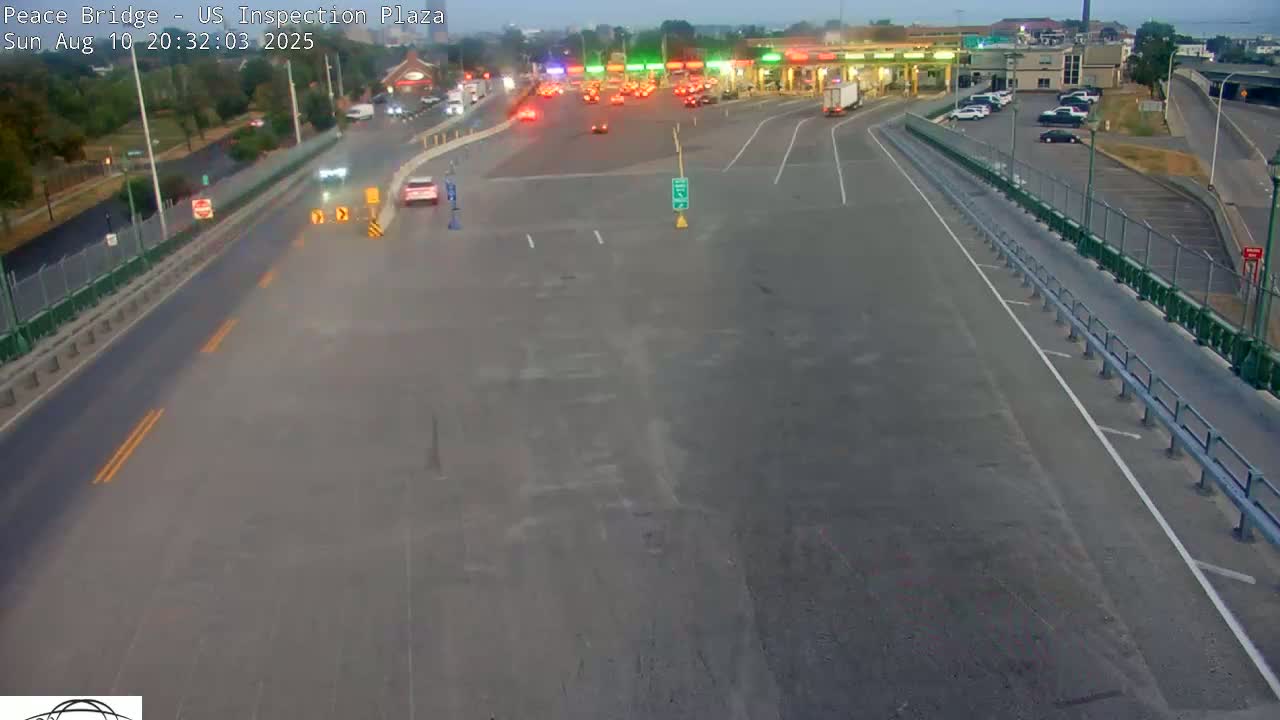 Buffalo, Peace Bridge USA Inspection Plaza & Lane Live Cam - Buffalo, Erie , Buffalo -Niagara Falls, New York, USA