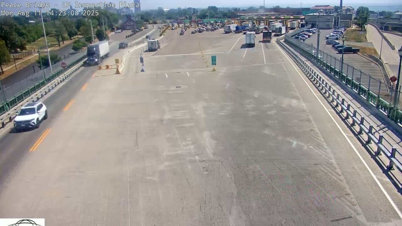 Buffalo, Peace Bridge USA Inspection Plaza & Lane Live Cam - Buffalo, Erie , Buffalo -Niagara Falls, New York, USA