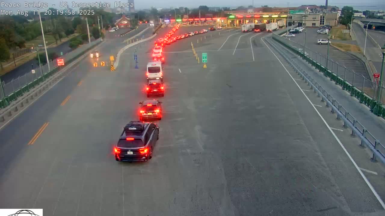Buffalo, Peace Bridge USA Inspection Plaza & Lane Live Cam - Buffalo, Erie , Buffalo -Niagara Falls, New York, USA