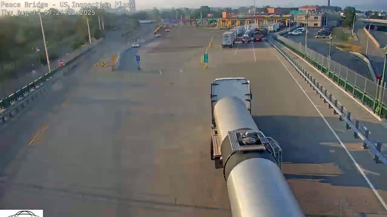 Buffalo, Peace Bridge USA Inspection Plaza & Lane Live Cam - Buffalo, Erie , Buffalo -Niagara Falls, New York, USA