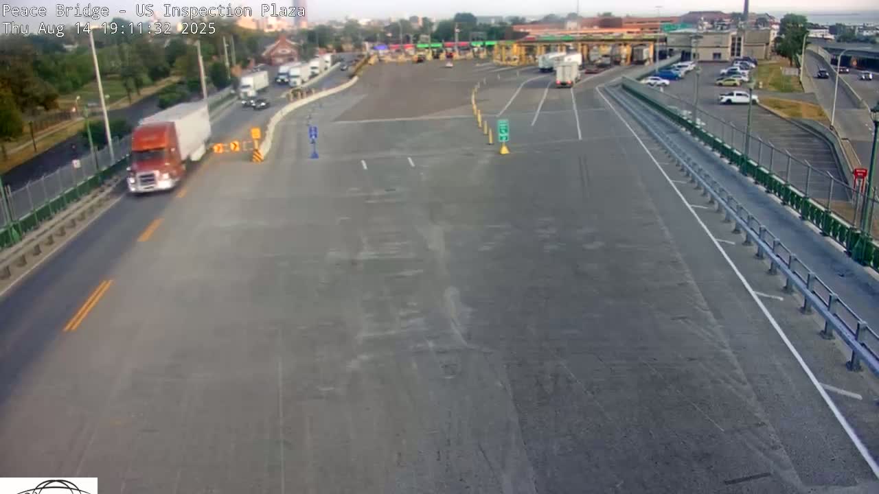 Buffalo, Peace Bridge USA Inspection Plaza & Lane Live Cam - Buffalo, Erie , Buffalo -Niagara Falls, New York, USA