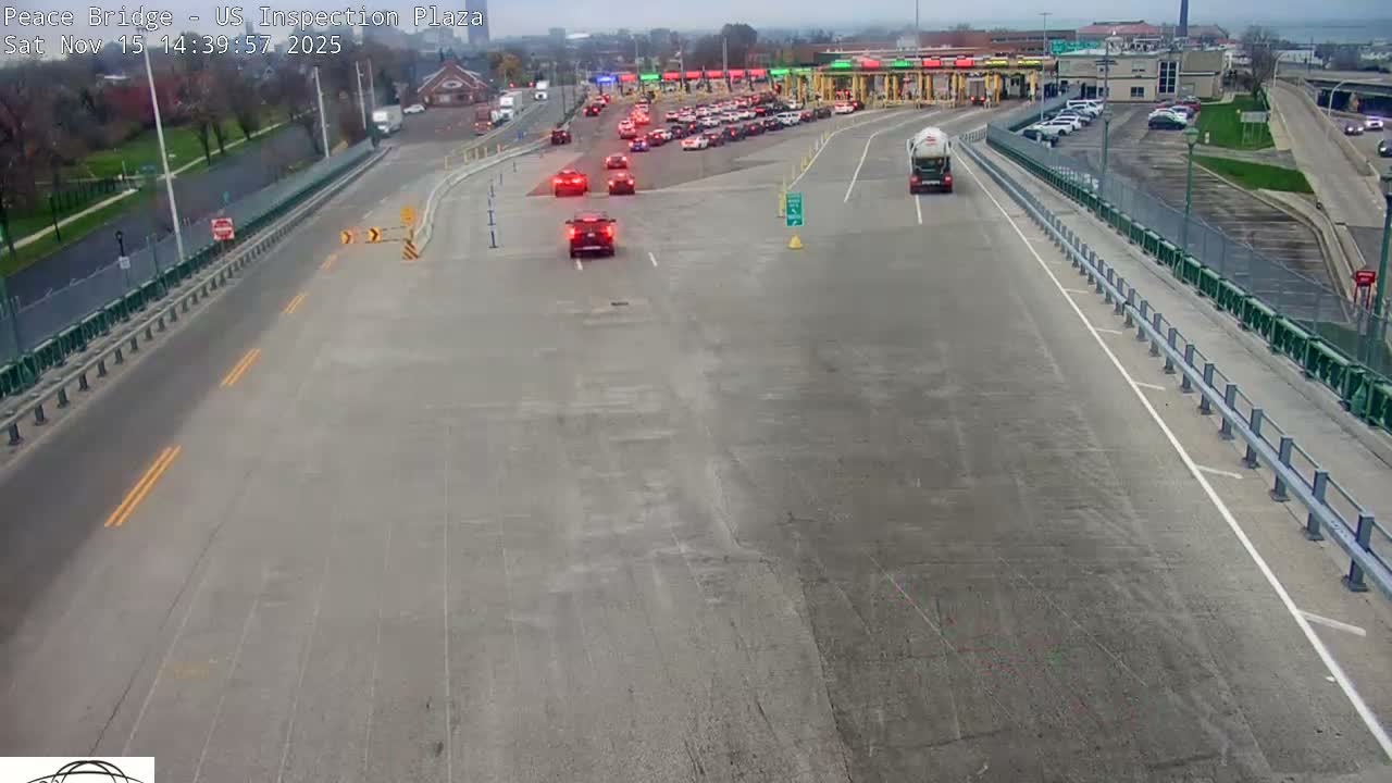 Buffalo, Peace Bridge USA Inspection Plaza & Lane Live Cam - Buffalo, Erie , Buffalo -Niagara Falls, New York, USA