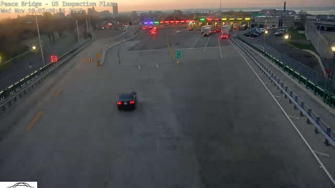 Buffalo, Peace Bridge USA Inspection Plaza & Lane Live Cam - Buffalo, Erie , Buffalo -Niagara Falls, New York, USA