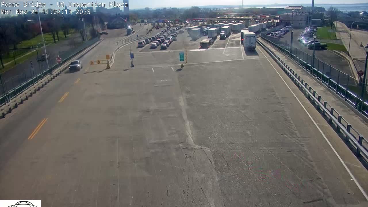 Buffalo, Peace Bridge USA Inspection Plaza & Lane Live Cam - Buffalo, Erie , Buffalo -Niagara Falls, New York, USA