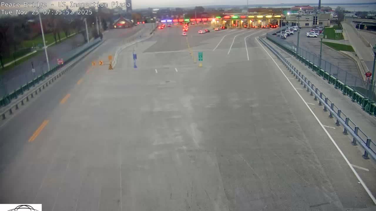 Buffalo, Peace Bridge USA Inspection Plaza & Lane Live Cam - Buffalo, Erie , Buffalo -Niagara Falls, New York, USA