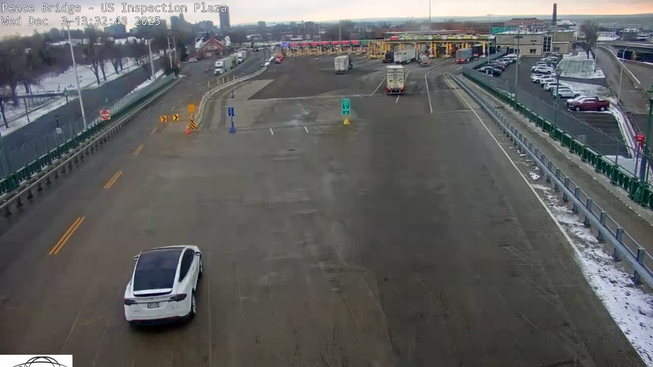 Buffalo, Peace Bridge USA Inspection Plaza & Lane Live Cam - Buffalo, Erie , Buffalo -Niagara Falls, New York, USA