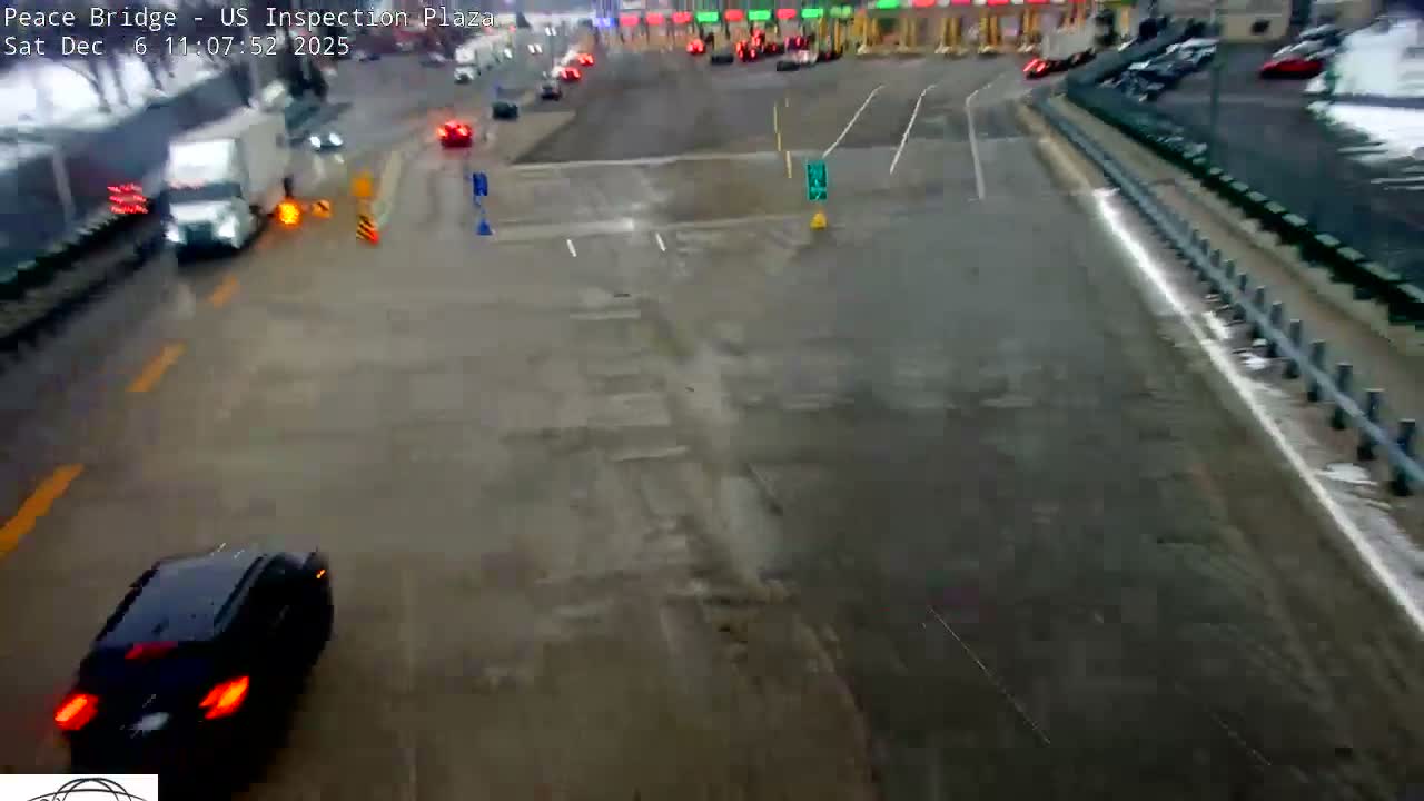 Buffalo, Peace Bridge USA Inspection Plaza & Lane Live Cam - Buffalo, Erie , Buffalo -Niagara Falls, New York, USA