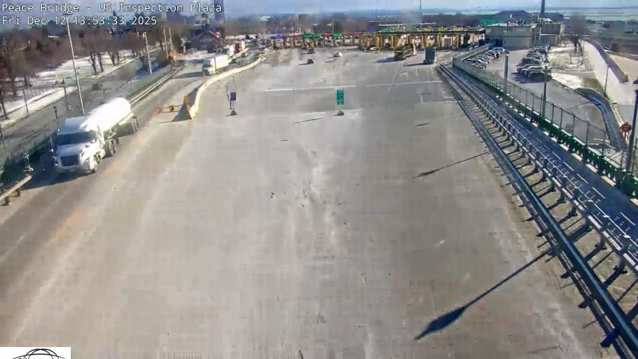 Buffalo, Peace Bridge USA Inspection Plaza & Lane Live Cam - Buffalo, Erie , Buffalo -Niagara Falls, New York, USA
