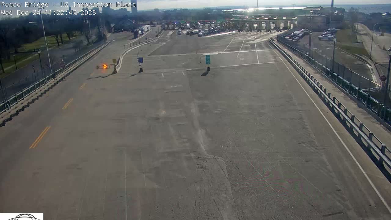 Buffalo, Peace Bridge USA Inspection Plaza & Lane Live Cam - Buffalo, Erie , Buffalo -Niagara Falls, New York, USA