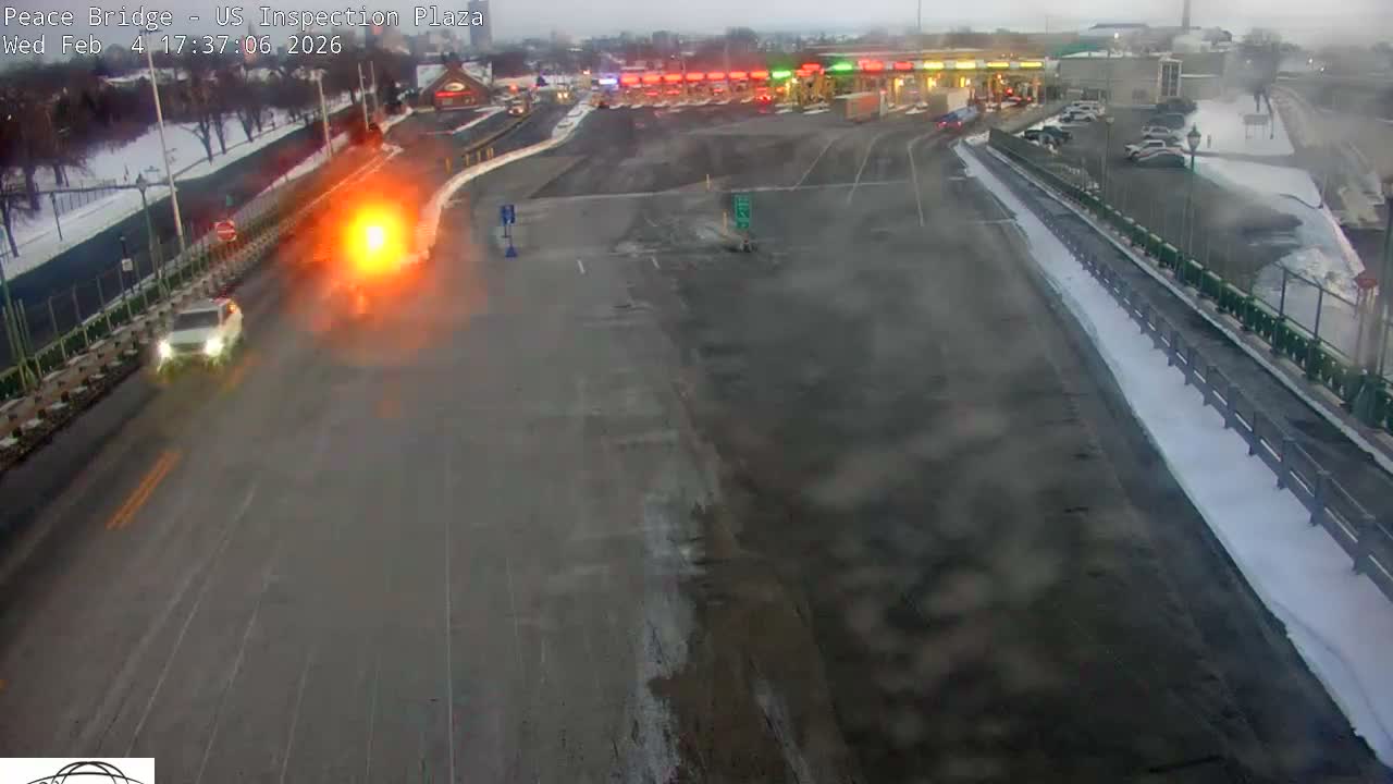 Buffalo, Peace Bridge USA Inspection Plaza & Lane Live Cam - Buffalo, Erie , Buffalo -Niagara Falls, New York, USA