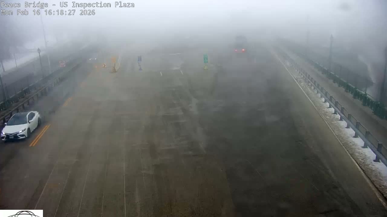 Buffalo, Peace Bridge USA Inspection Plaza & Lane Live Cam - Buffalo, Erie , Buffalo -Niagara Falls, New York, USA