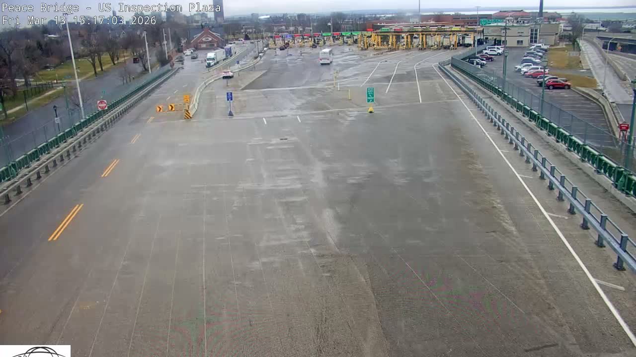 Buffalo, Peace Bridge USA Inspection Plaza & Lane Live Cam - Buffalo, Erie , Buffalo -Niagara Falls, New York, USA