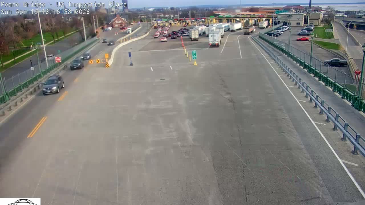 Buffalo, Peace Bridge USA Inspection Plaza & Lane Live Cam - Buffalo, Erie , Buffalo -Niagara Falls, New York, USA