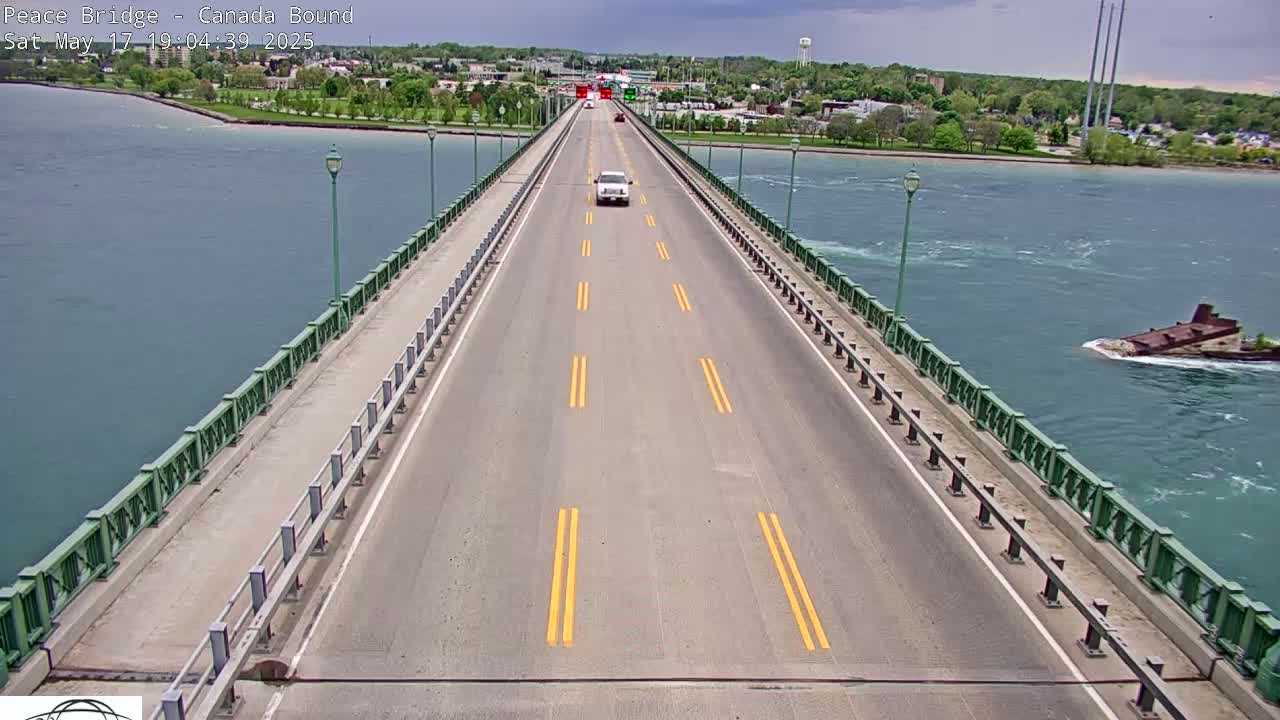 Buffalo, Peace Bridge Canada Bound View from USA Side Live Cam - Buffalo, Erie , Buffalo -Niagara Falls, New York, USA