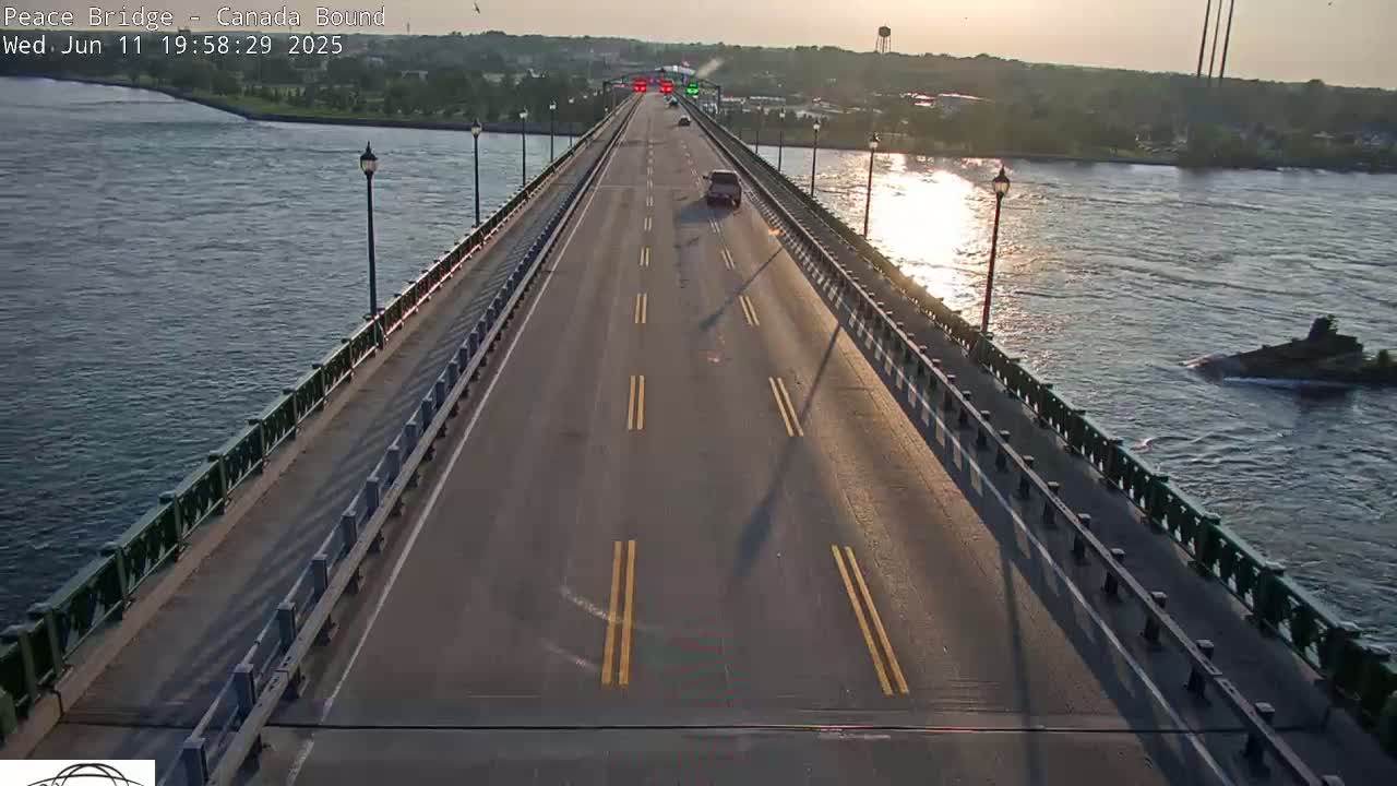 Buffalo, Peace Bridge Canada Bound View from USA Side Live Cam - Buffalo, Erie , Buffalo -Niagara Falls, New York, USA