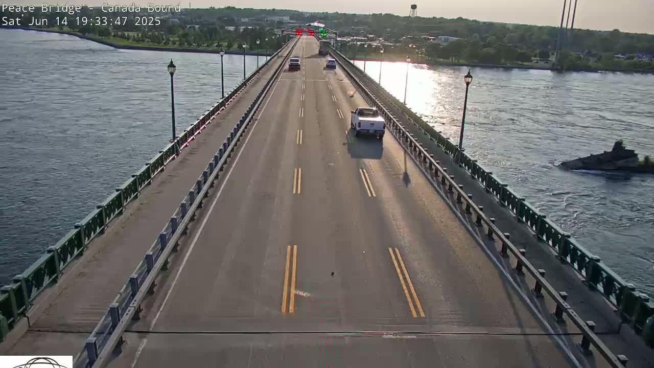 Buffalo, Peace Bridge Canada Bound View from USA Side Live Cam - Buffalo, Erie , Buffalo -Niagara Falls, New York, USA