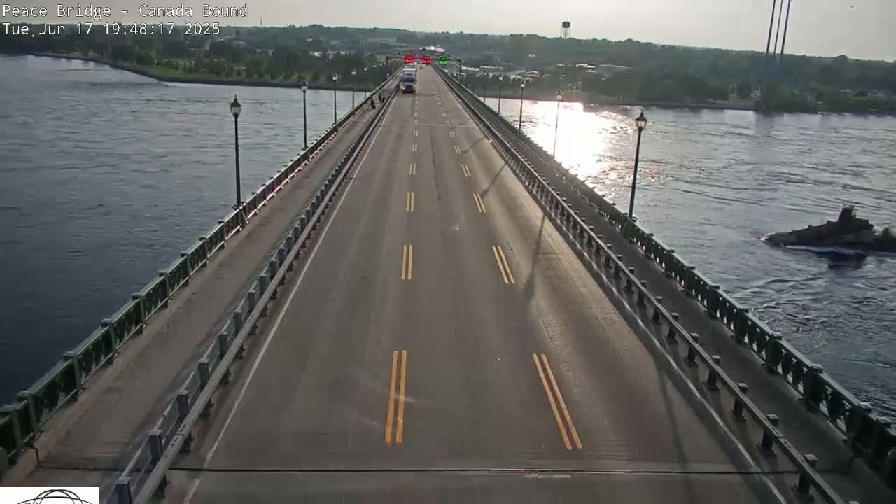 Buffalo, Peace Bridge Canada Bound View from USA Side Live Cam - Buffalo, Erie , Buffalo -Niagara Falls, New York, USA