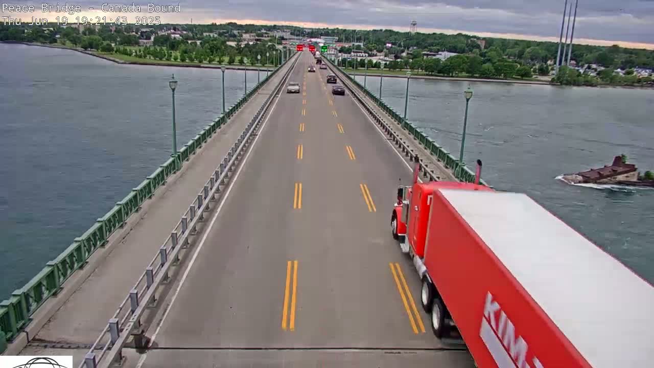Buffalo, Peace Bridge Canada Bound View from USA Side Live Cam - Buffalo, Erie , Buffalo -Niagara Falls, New York, USA