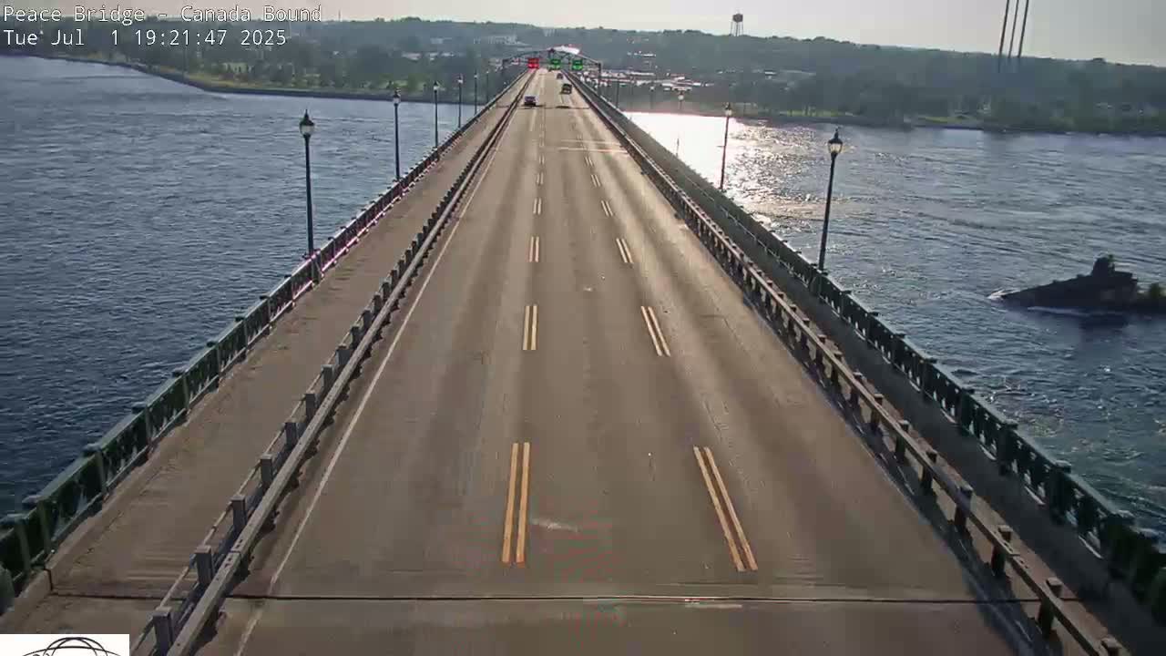 Buffalo, Peace Bridge Canada Bound View from USA Side Live Cam - Buffalo, Erie , Buffalo -Niagara Falls, New York, USA