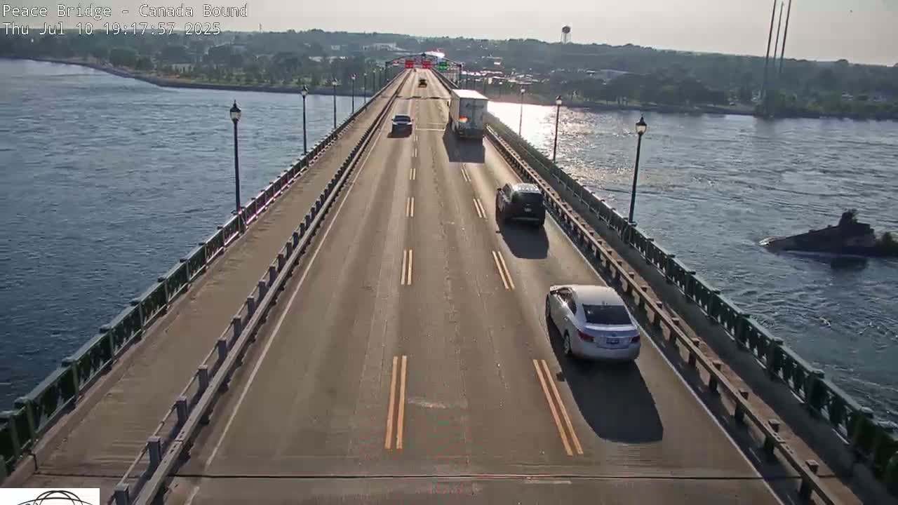 Buffalo, Peace Bridge Canada Bound View from USA Side Live Cam - Buffalo, Erie , Buffalo -Niagara Falls, New York, USA