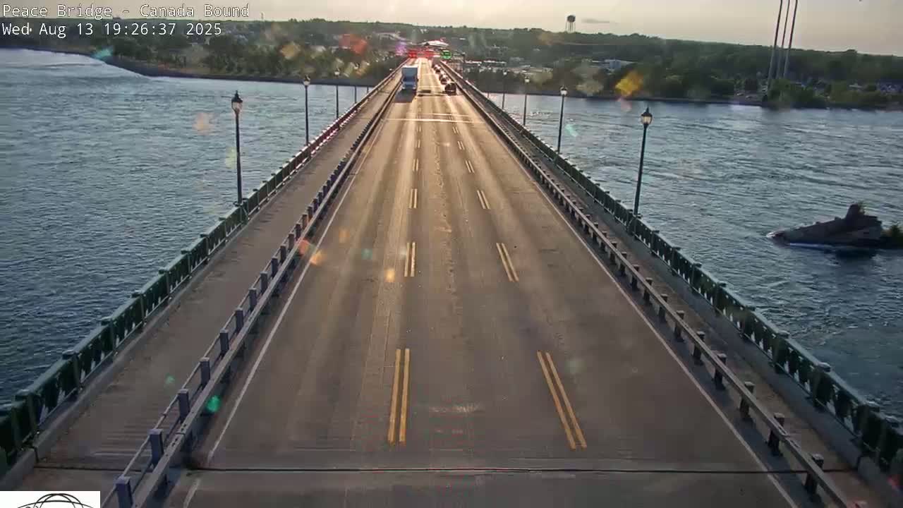Buffalo, Peace Bridge Canada Bound View from USA Side Live Cam - Buffalo, Erie , Buffalo -Niagara Falls, New York, USA